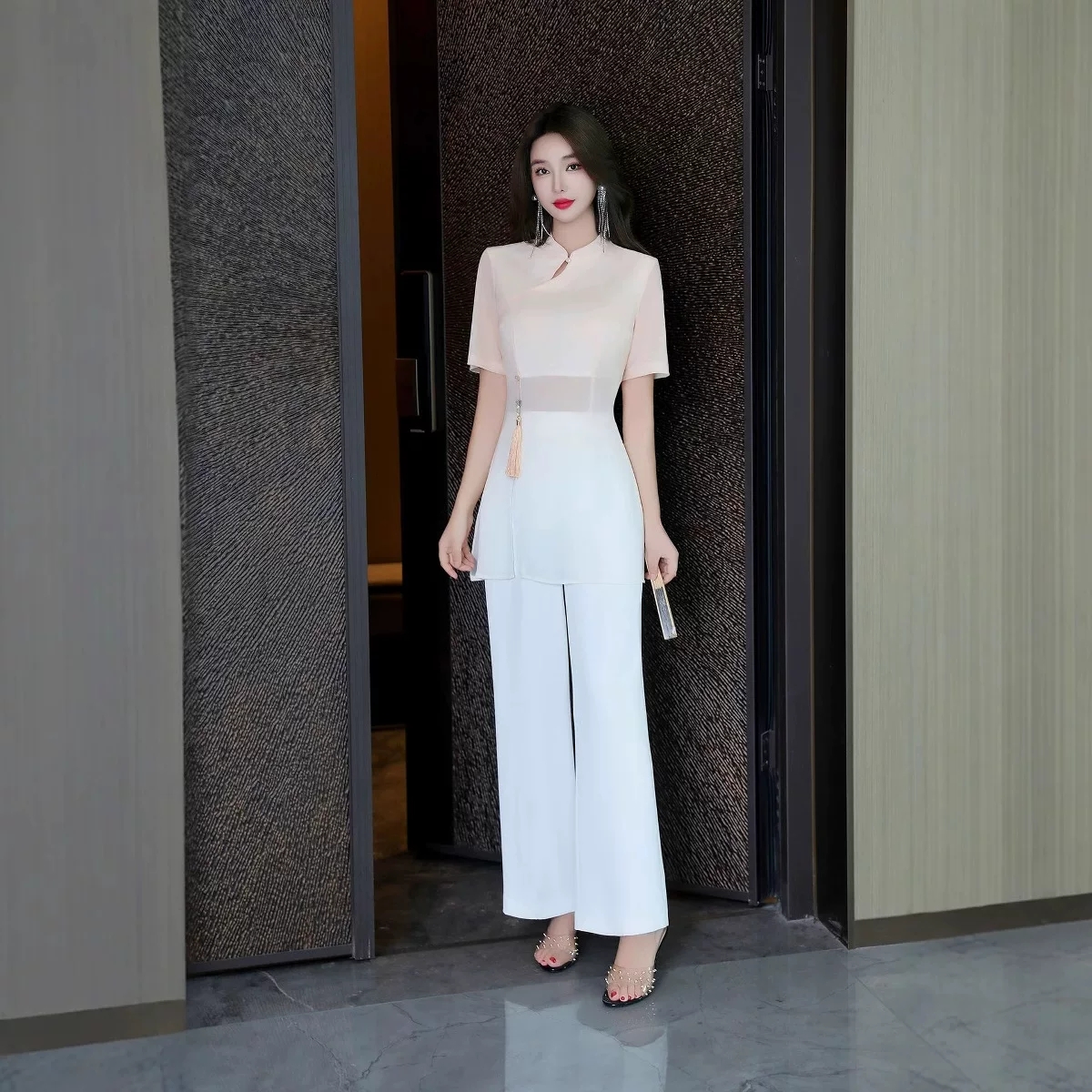 新季必备！足浴SPA技师工作服如何选对气质套装？(图2)